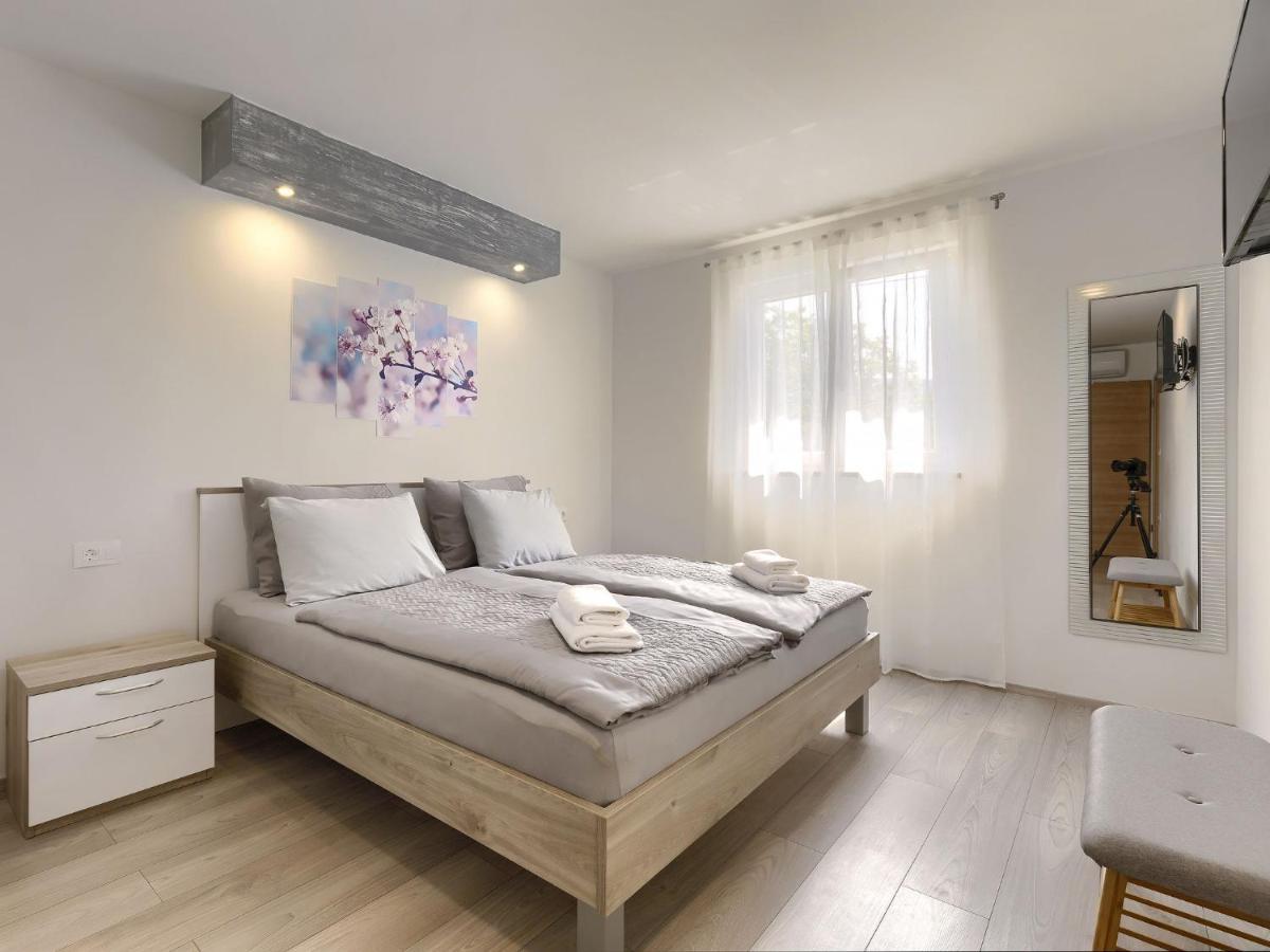 Holiday Home Casa Gverino By Interhome Plomin Bagian luar foto